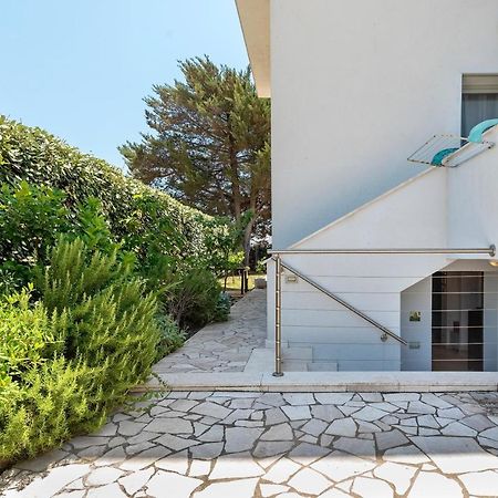 Charming Seafront Apartment With Garden And Patio Fertilia Kültér fotó