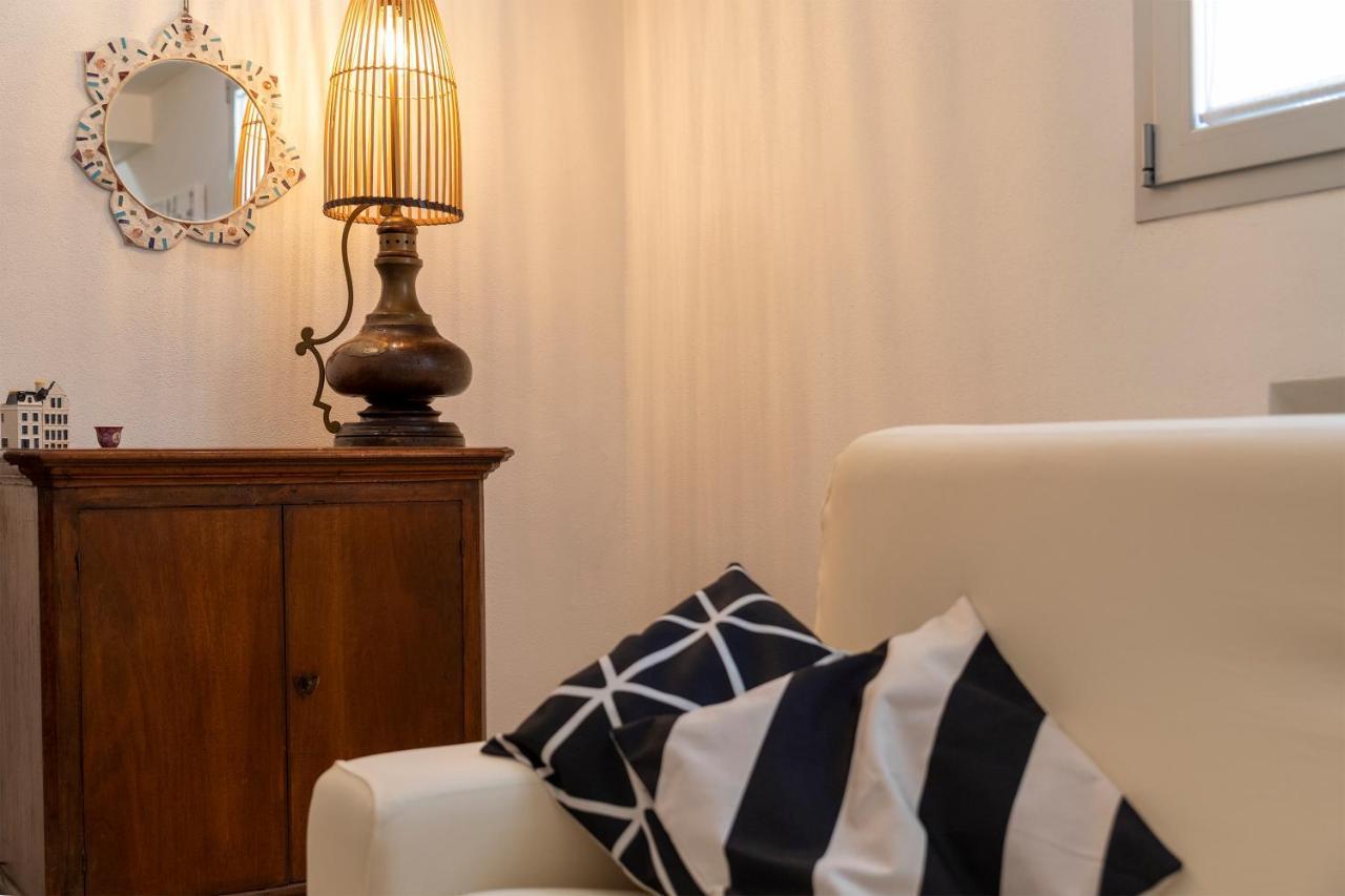 Charming Seafront Apartment With Garden And Patio Fertilia Kültér fotó