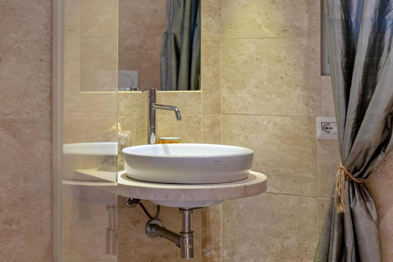 Charming Seafront Apartment With Garden And Patio Fertilia Kültér fotó