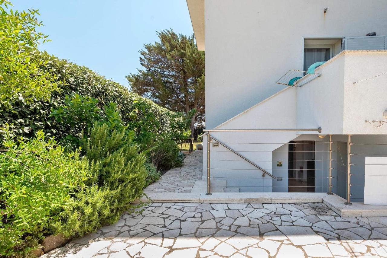 Charming Seafront Apartment With Garden And Patio Fertilia Kültér fotó