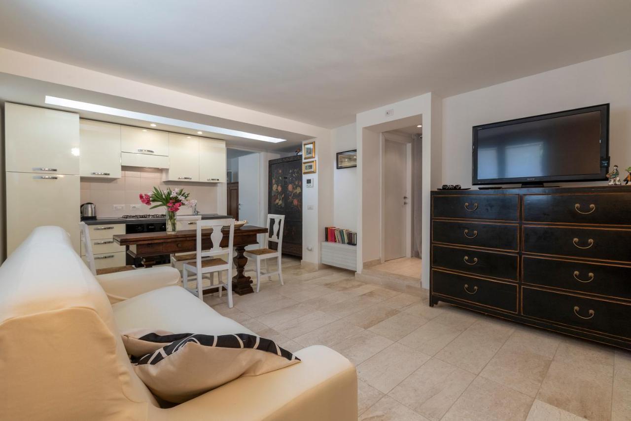 Charming Seafront Apartment With Garden And Patio Fertilia Kültér fotó
