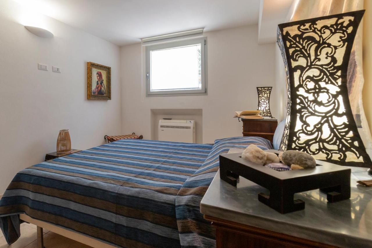 Charming Seafront Apartment With Garden And Patio Fertilia Kültér fotó